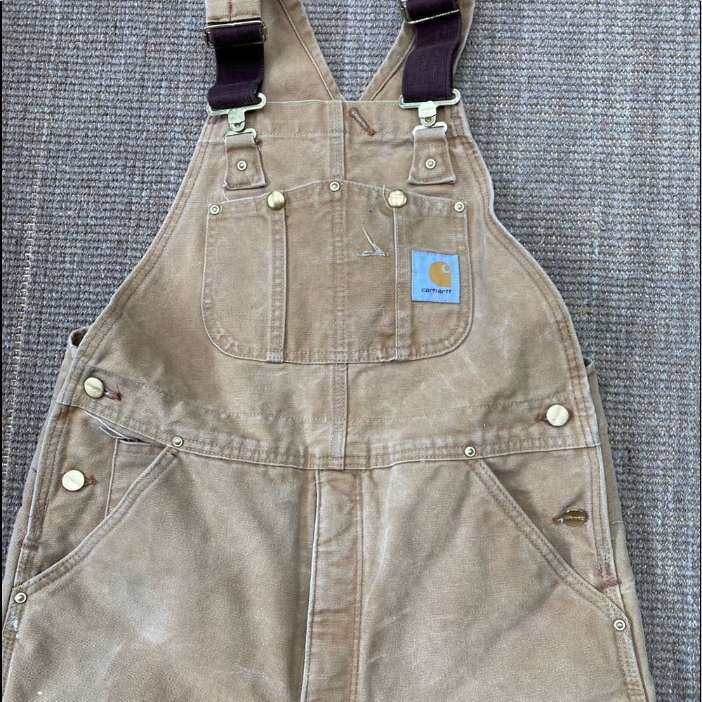 35X29 Vintage Carhartt insulated overalls.